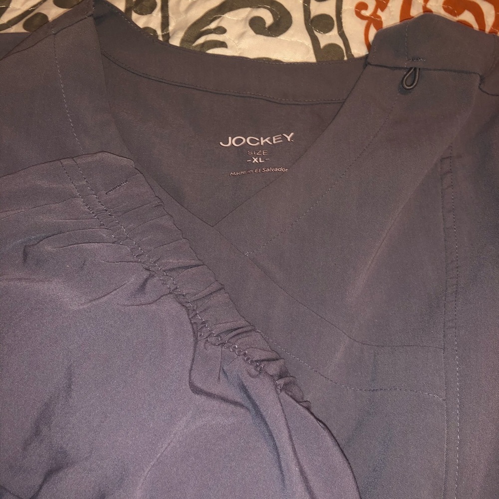 Scrub set
